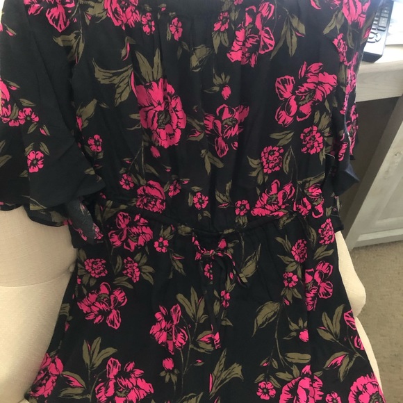 Express Bell Sleeve Romper, Size Small - Picture 2 of 3